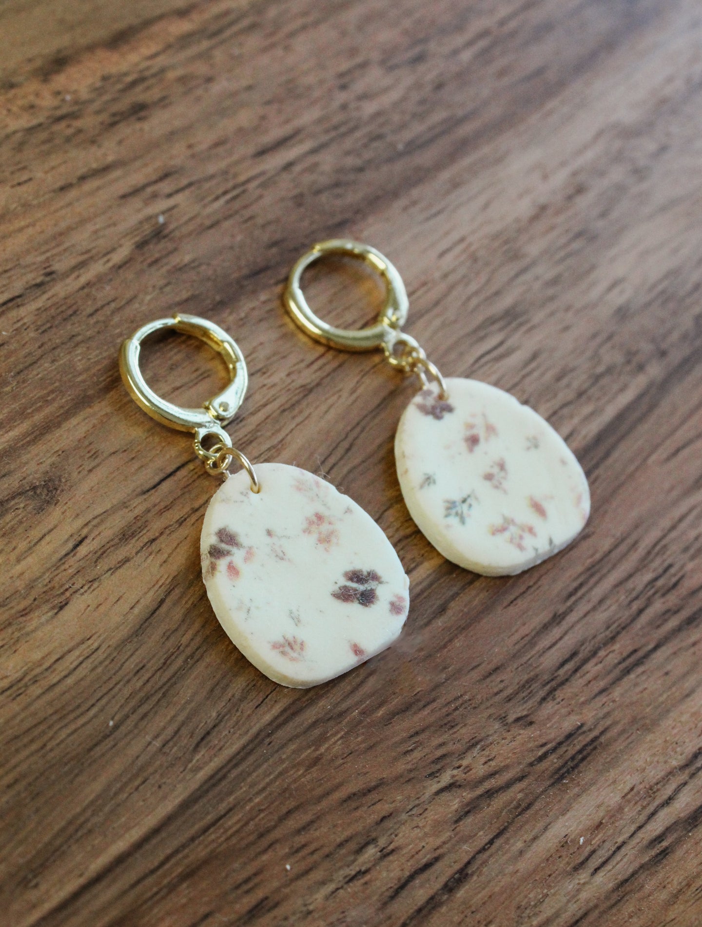 “Elowen” Rounded Arch Huggies